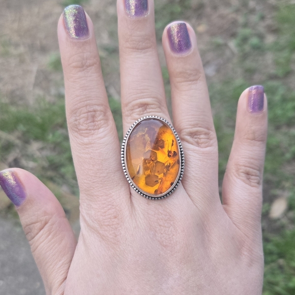 Lisa J Designs Jewelry - Lisa J Designs Amber Oval Bee Honeycomb Ring Size 8.5 Artisan